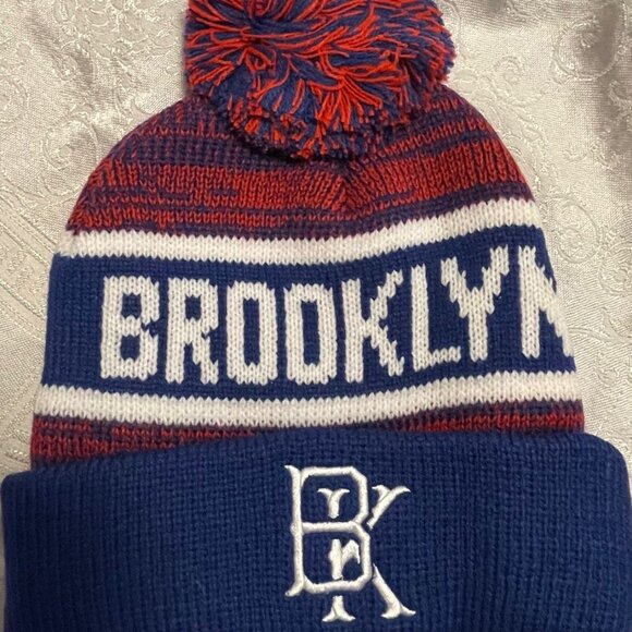 Brooklyn Cyclones Knitted Hat with Pom Pom SGA.  Winter Knit Acrylic Hat New - Picture 1 of 13